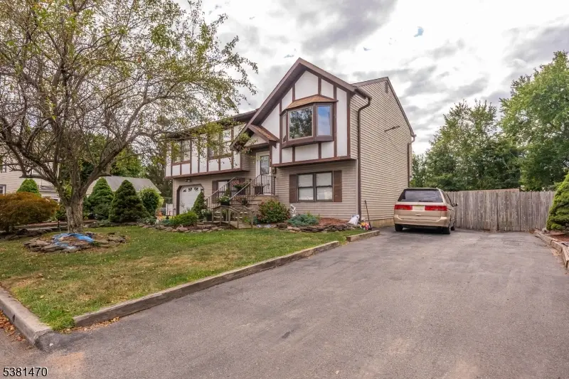 1 Hall St, Piscataway, NJ 08854 - #3