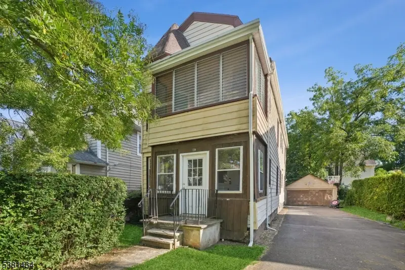 14 Ward Pl, Montclair, NJ 07042 - Image #1