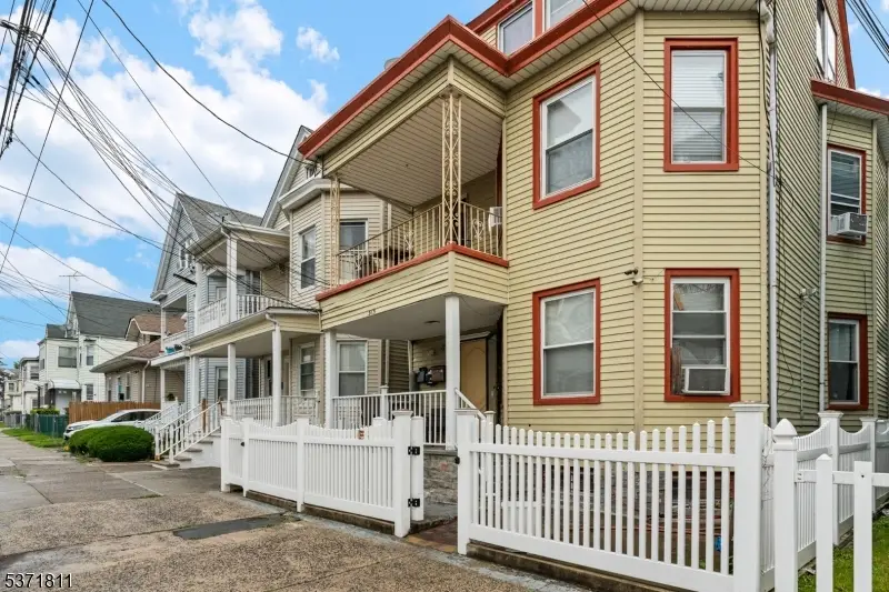 313 E 18th St, Paterson, NJ 07524 - Image #1