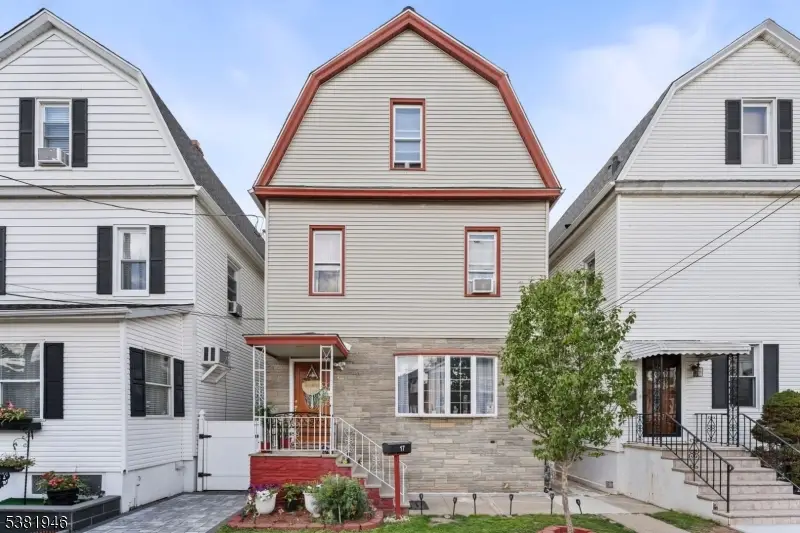 17 Boyle Pl, Elizabeth, NJ 07202 - Image #1