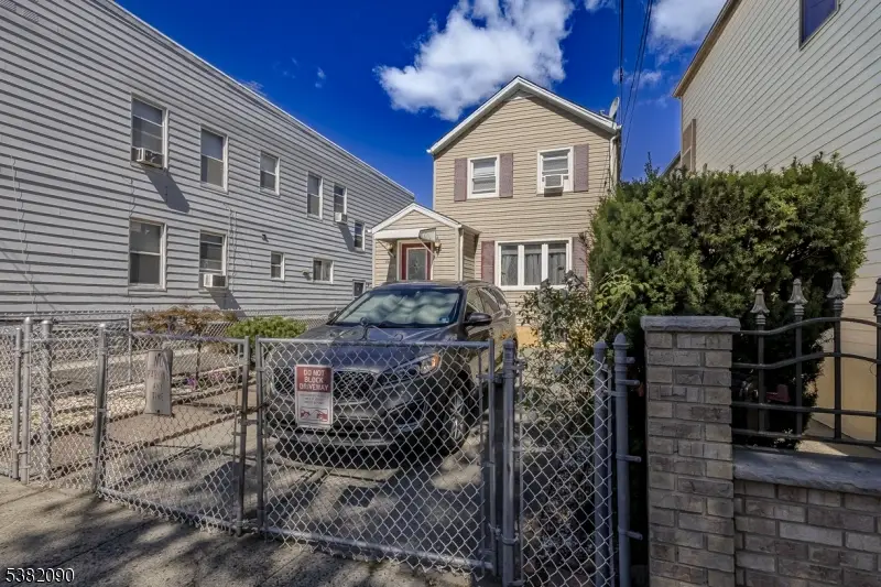 66 Garrison St, Newark, NJ 07105 - #2