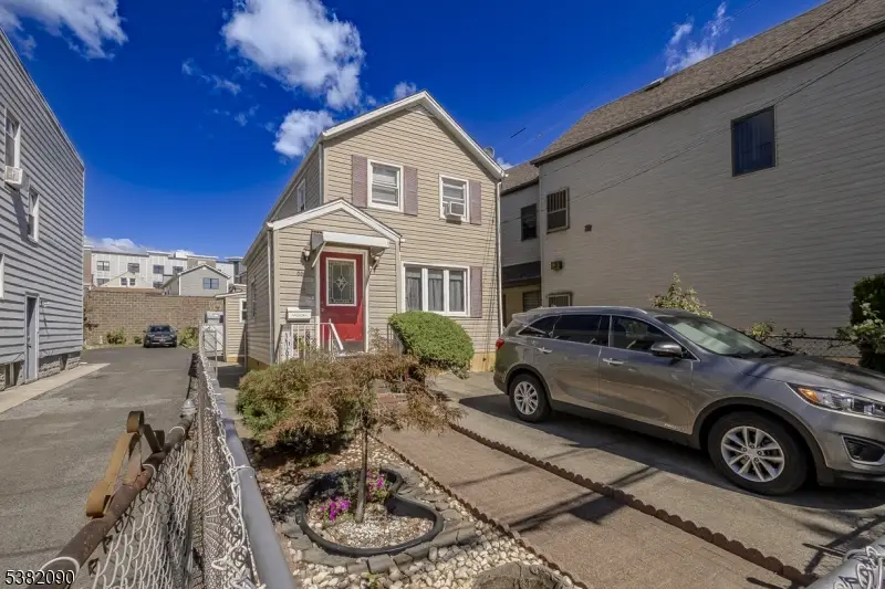 66 Garrison St, Newark, NJ 07105 - #3