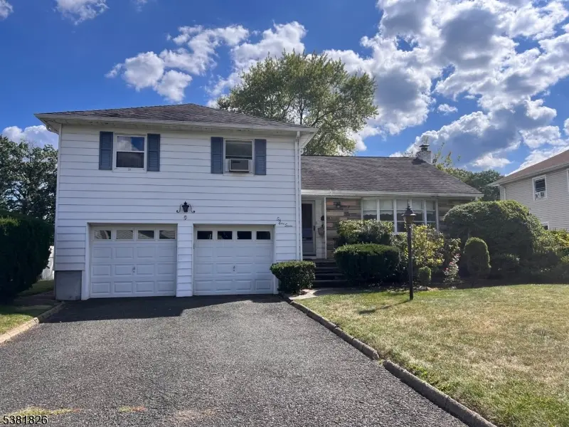 647 Evergreen Pkwy, Union, NJ 07083 - Image #1