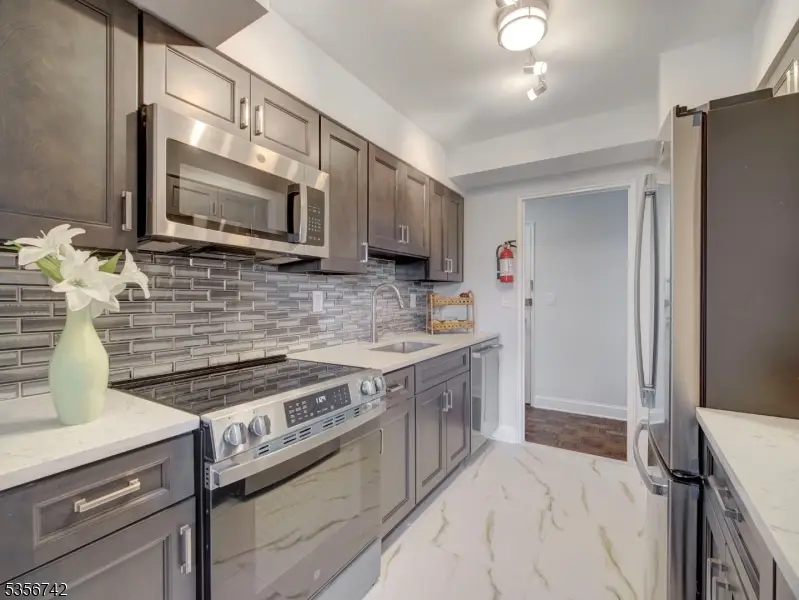 377 S Harrison St #8I, East Orange, NJ 07018 - Image #1