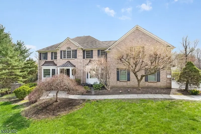 16 Beacon Hill Dr, Chester Township, NJ 07930 - Image #1