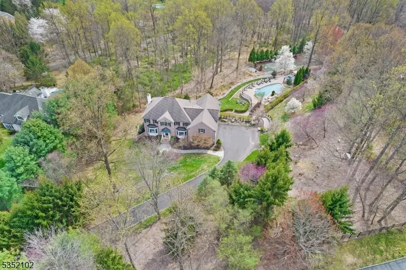 16 Beacon Hill Dr, Chester Township, NJ 07930 - Image #2