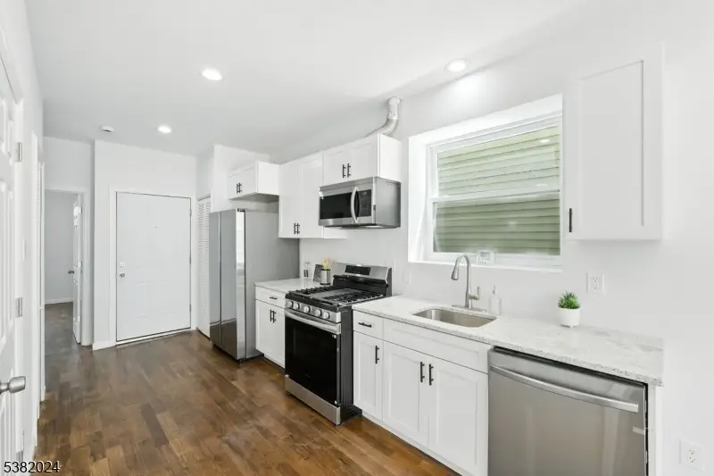 196 Malvern St, Newark, NJ 07105 - Image #1