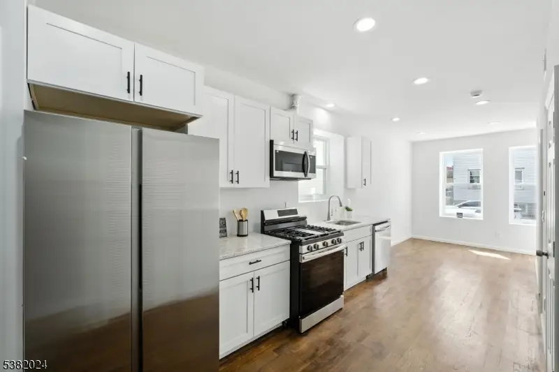 196 Malvern St, Newark, NJ 07105 - Image #3