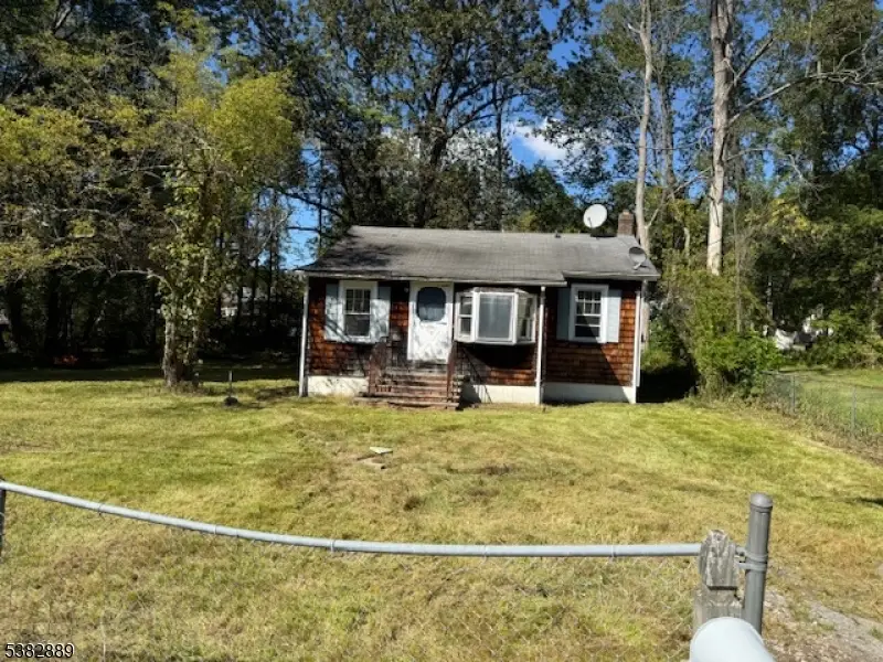 16 Madelyn Ave, West Milford, NJ 07480 - Image #1