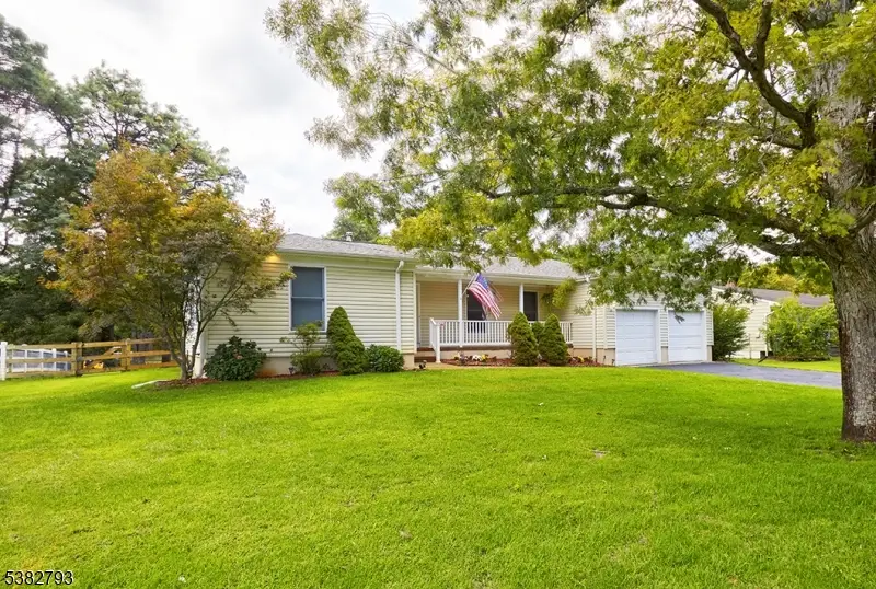 402 Frank Applegate Rd, Jackson Township, NJ 08527 - Image #2