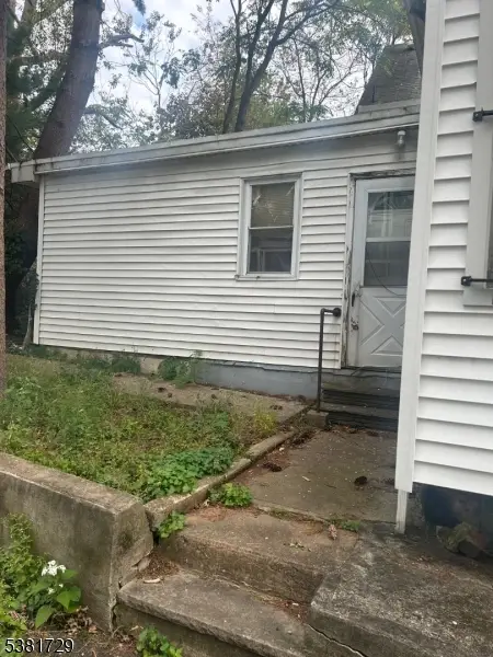 35 Durand Pl, Irvington, NJ 07111 - Image #3