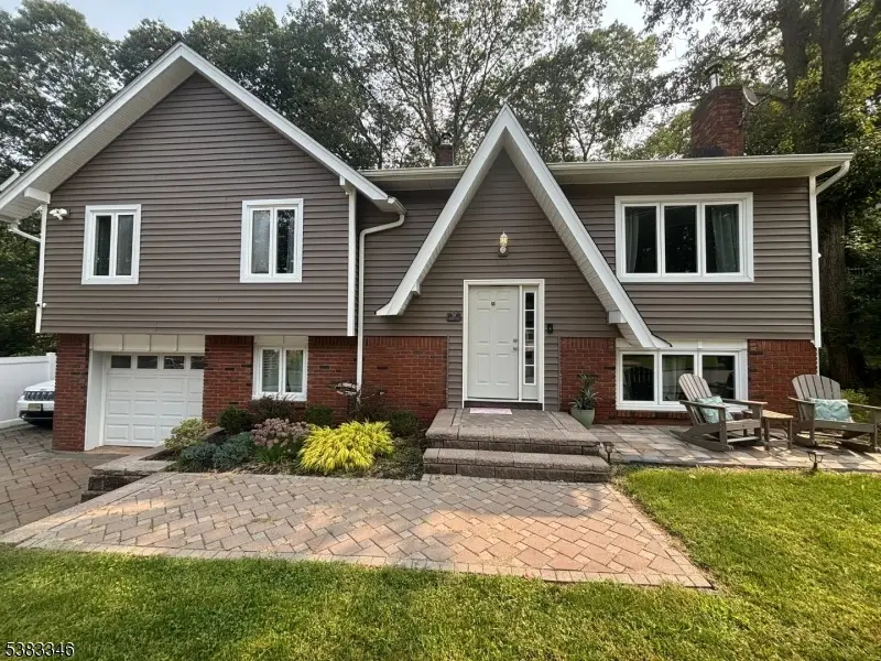 11 Idalroy Trl, Hopatcong, NJ 07843 - Image #2