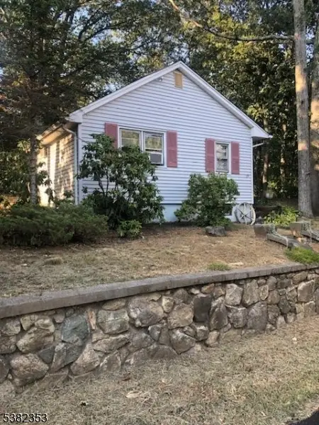 25 Conklin Ave, Hopatcong, NJ 07874 - Image #2