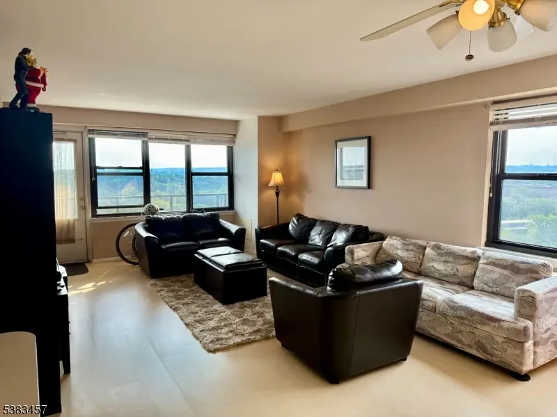 285 Aycrigg Ave #19G, Passaic, NJ 07055 - Image #2