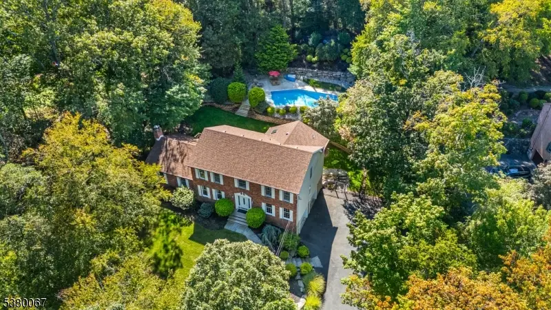 43 Round Hill Rd, Kinnelon, NJ 07405 - Image #1