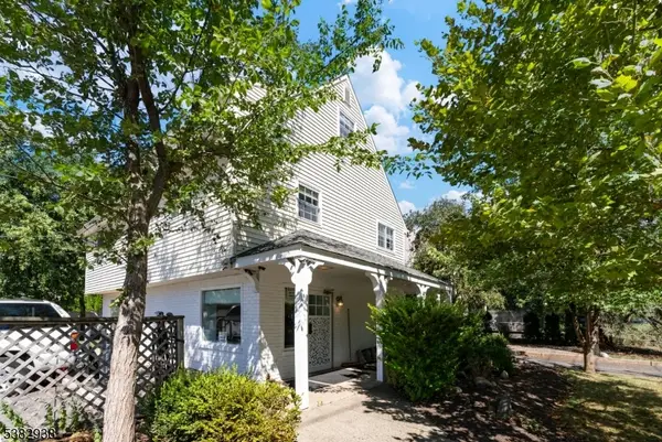 243 Main St, New Milford Boro, NJ 07646