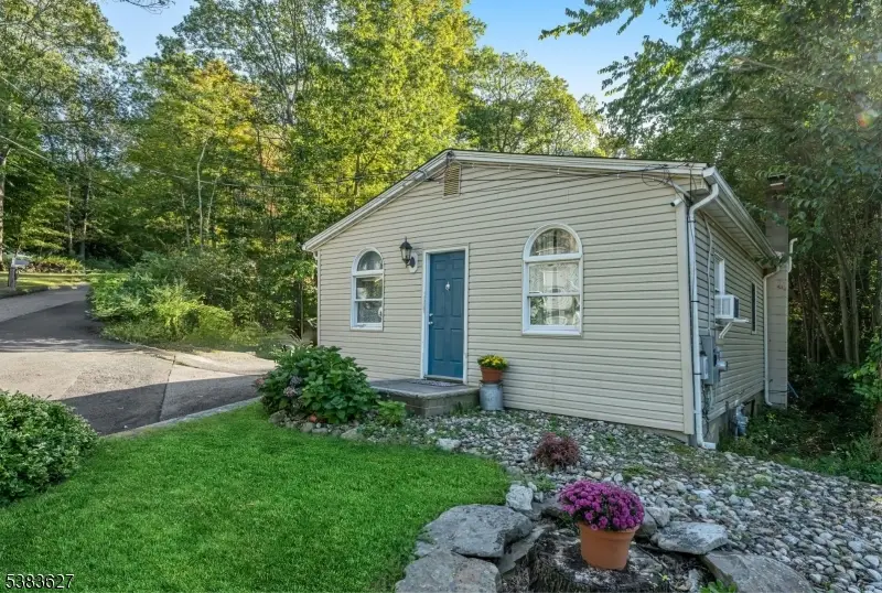 24 Southard Rd, Mount Arlington, NJ 07856 - Image #2