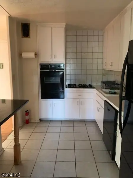 39 E 39th St #2L, Paterson, NJ 07514 - Image #3