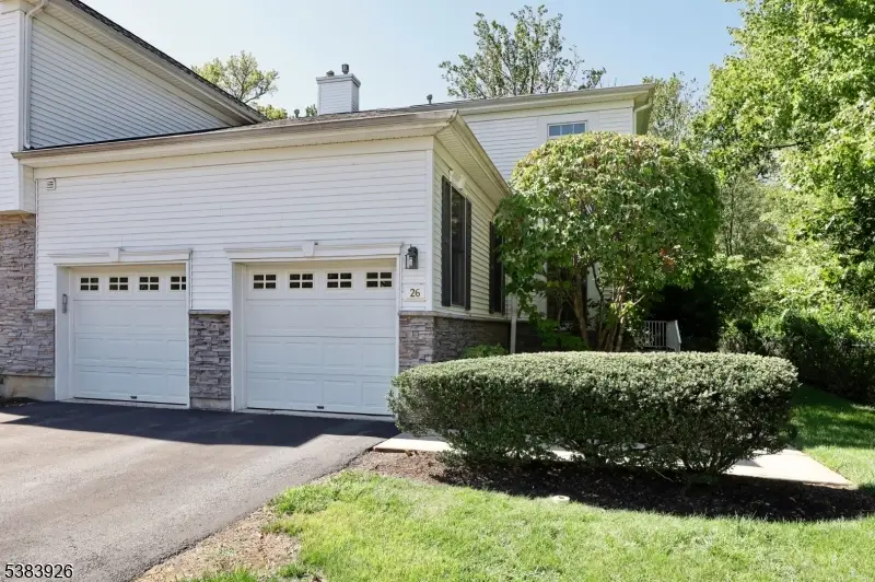 26 Bovensiepen Ct, Roseland, NJ 07068 - Image #3
