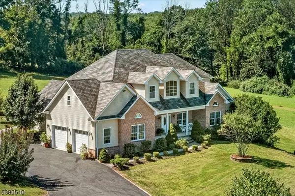 32 Quakertown Rd, Franklin Twp., NJ 08867