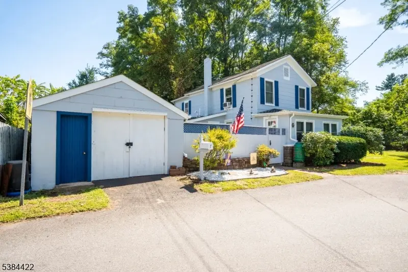 7 S Railroad Ave, Stockton, NJ 08559 - Image #1