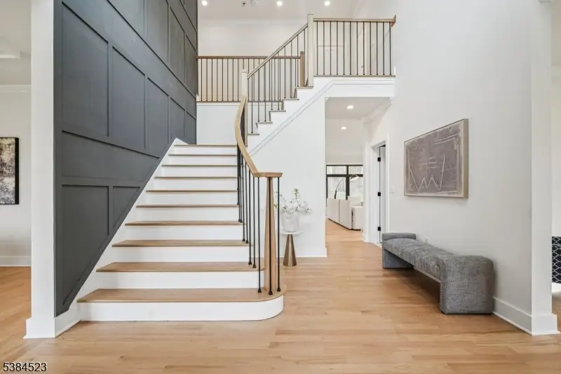 5 Foxcroft Dr, Livingston, NJ 07039 - Image #2