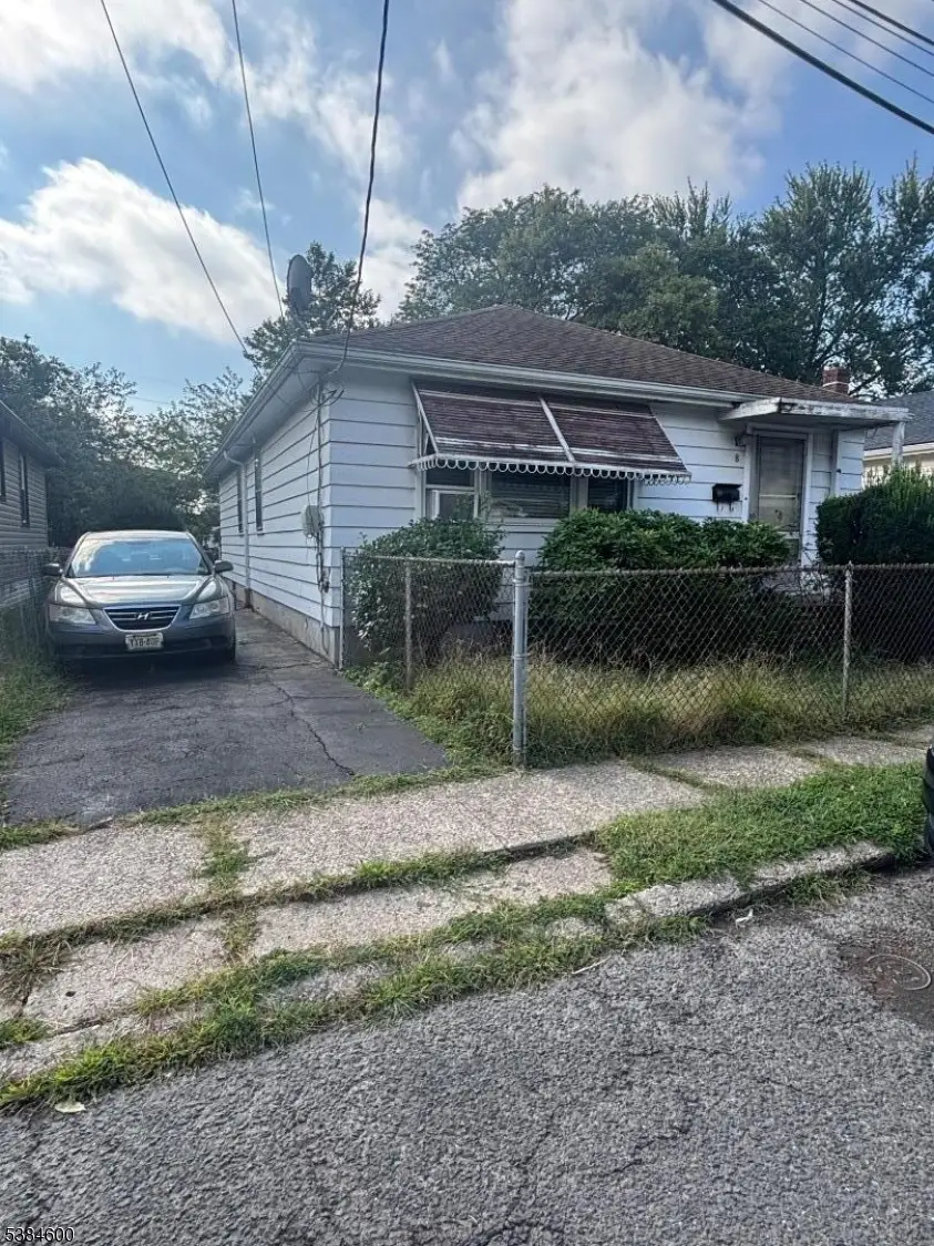 8 Albert Pl, Jersey City, NJ 07305 - #1