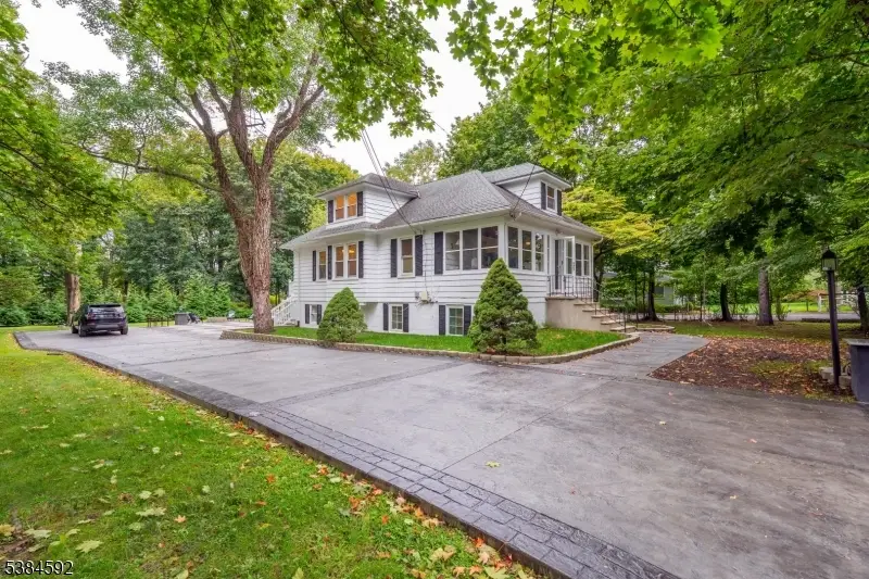 520 W Saddle River Rd, Ridgewood, NJ 07450 - Image #2