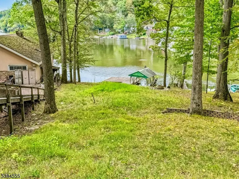 8 Oneida Ave, Hopatcong, NJ 07843 - Image #2