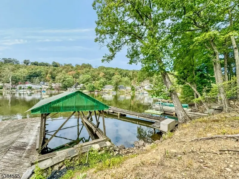 8 Oneida Ave, Hopatcong, NJ 07843 - Image #3