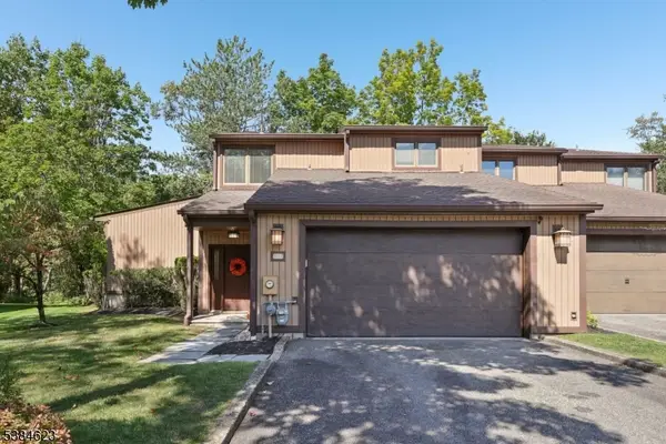 53 Ponds Cir, Wayne Twp., NJ 07470