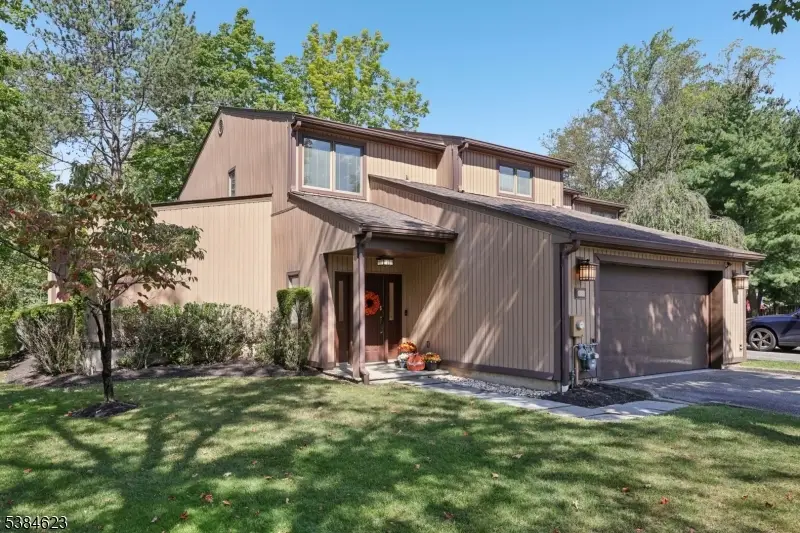 53 Ponds Cir, Preakness, NJ 07470 - Image #2