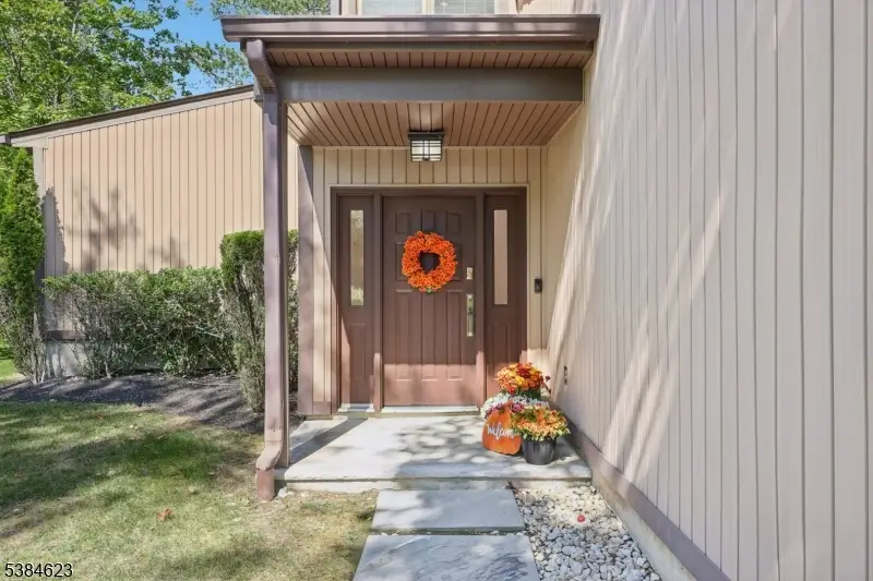 53 Ponds Cir, Preakness, NJ 07470 - Image #3