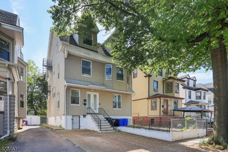 60 Amherst St, East Orange, NJ 07018 - Image #3