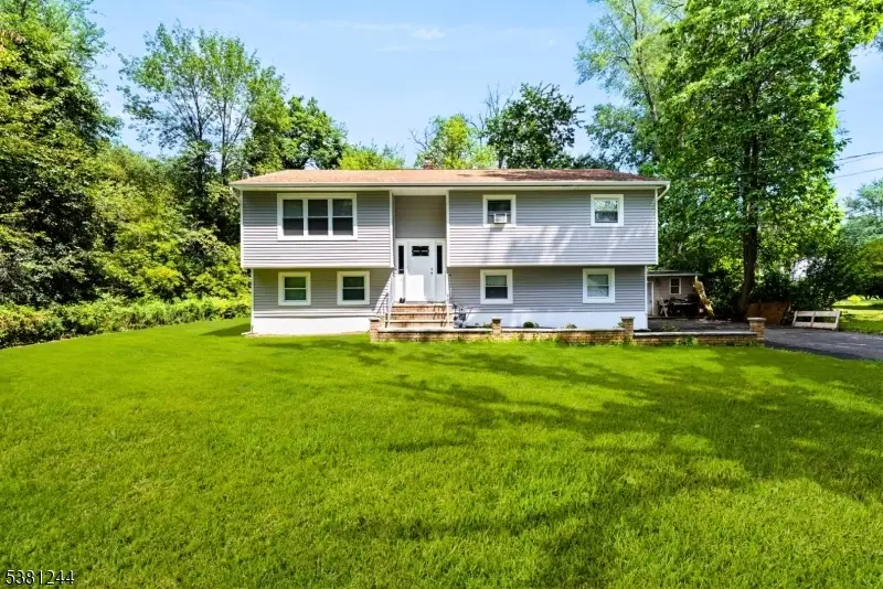 140 De Hart St, Lincoln Park, NJ 07035 - #1