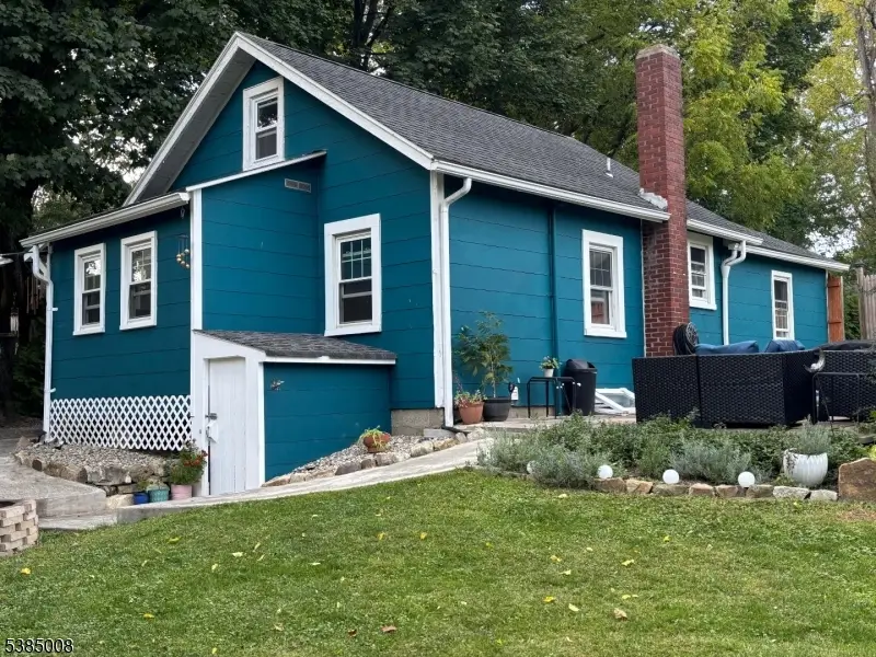 223 Washburn Ave, Washington Township, NJ 07882 - Image #1