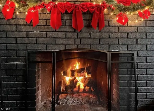 4 Mohawk Trl, Hopatcong Boro, NJ 07843