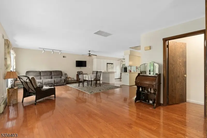 87 Ivy Ln, Bradley Gardens, NJ 08807 - Image #3