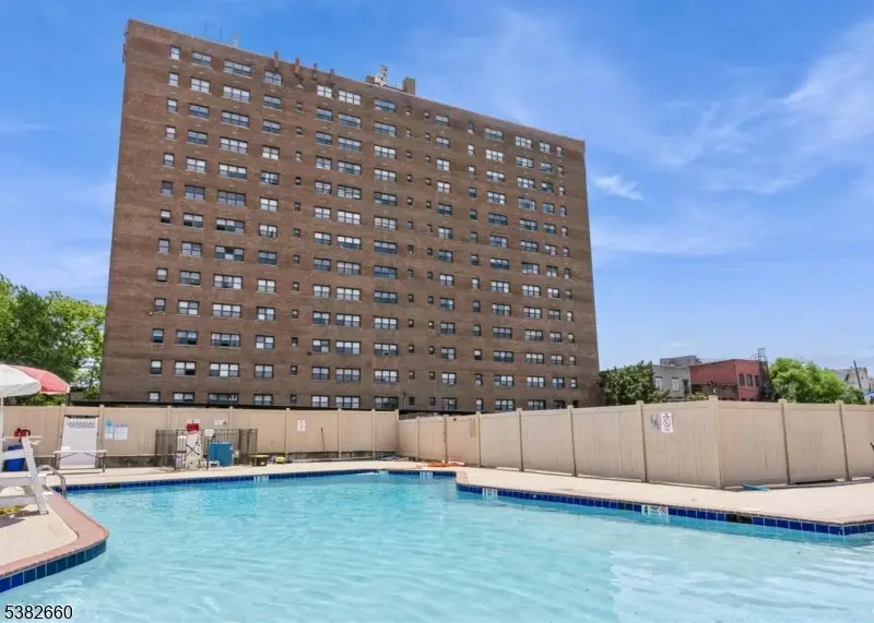 1225 Kennedy Blvd #14i, Bayonne, NJ 07002 - Image #1