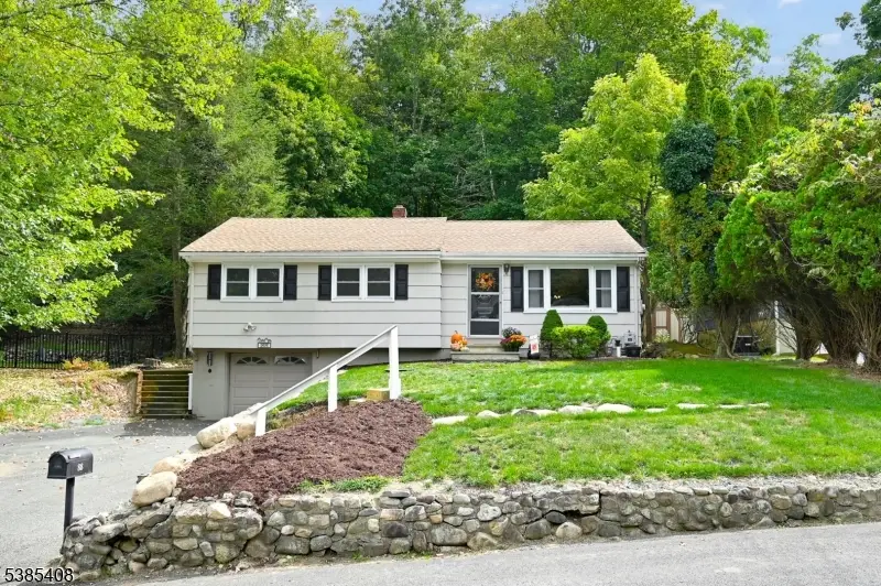 88 Minnehaha Blvd, Oakland, NJ 07436 - #1