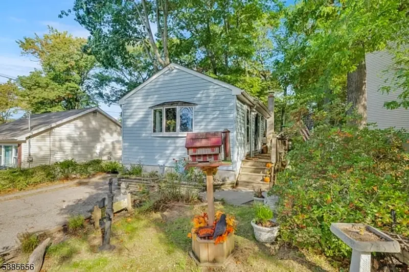 5 Geneva Trl, Hopatcong, NJ 07843 - Image #1