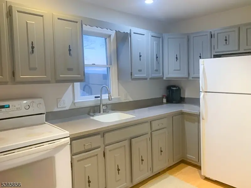 5 Geneva Trl, Hopatcong, NJ 07843 - Image #3