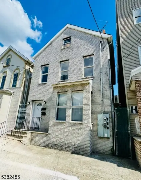 522 Mulberry St, Newark City, NJ 07114