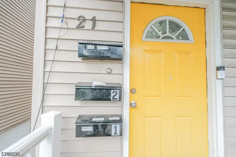 21 Gladstone Ave, Newark, NJ 07106 - Image #3