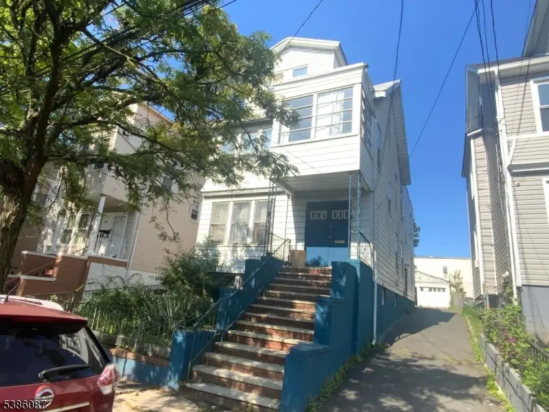 167 Goodwin Ave, Newark, NJ 07112 - Image #1