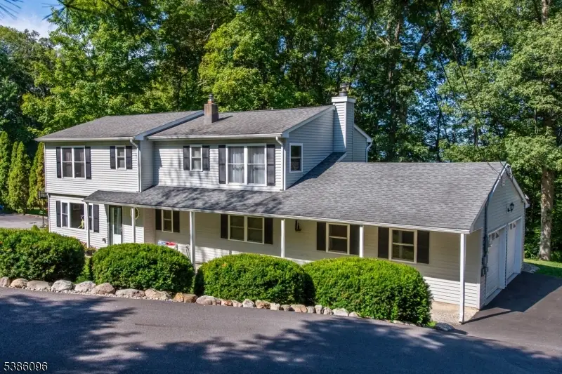 17 Hillsdale Dr, Vernon Township, NJ 07461 - Image #2