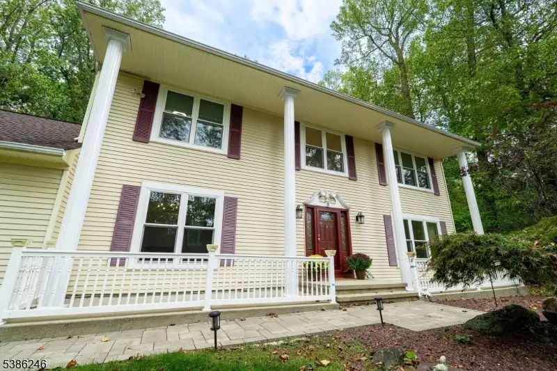 9 Stirrup Way, Ten Mile Run, NJ 08540 - #3