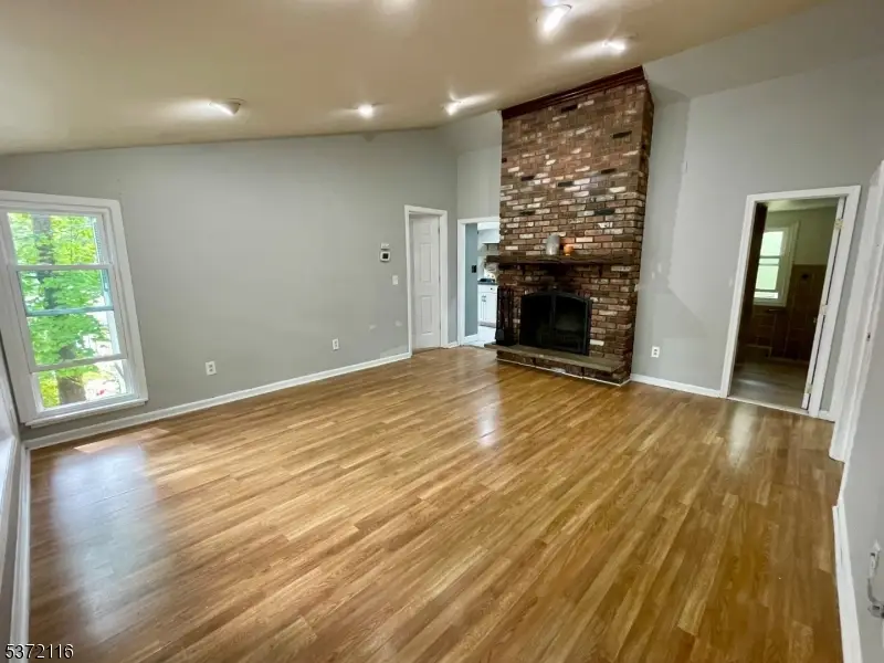 19 Shawnee Pkwy, Jefferson, NJ 07885 - Image #2