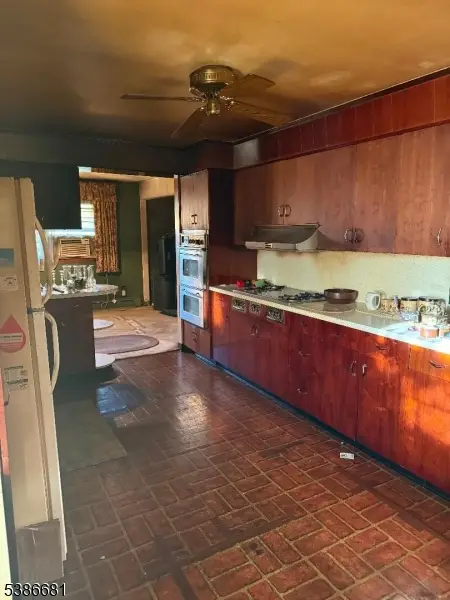 134 Lake View Blvd, Edison, NJ 08817 - Image #3