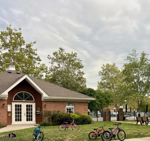 61 Waugh Ct, Bradley Gardens, NJ 08807 - Image #3